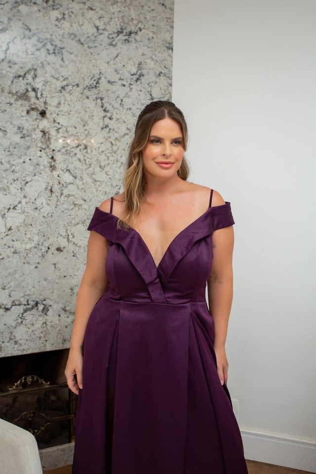 Vestido Uva Ombro a Ombro em Alfaiataria - Imagem 2