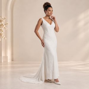 Vestido de Noiva em Alfaiataria com Aplicação de Renda