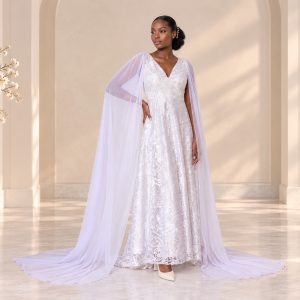 Vestido de Noiva Todo em Renda com Corpete Bordado com Cristais e Manga Lenço