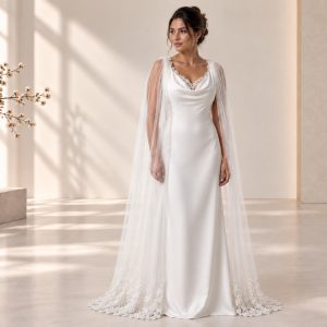 Vestido de Noiva em Tule com Bordados, Decote, Mangas Transparentes e Saia Ampla