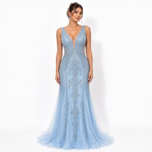 Vestido Azul Serenity Com Decote Em V Todo Bordado Em Pedrarias
