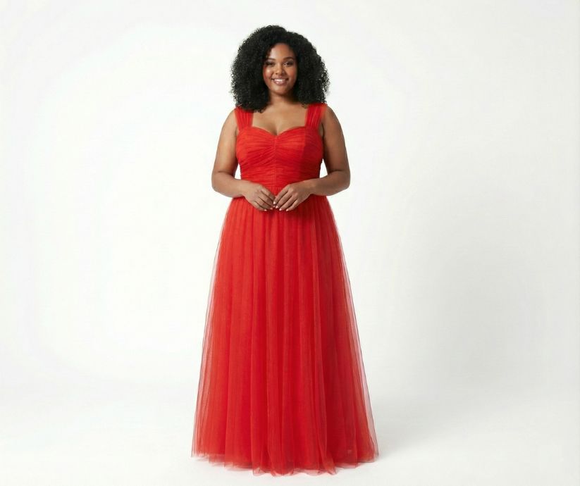 Vestido Vermelho de Tule com Busto Drapeado e Alças Estruturadas