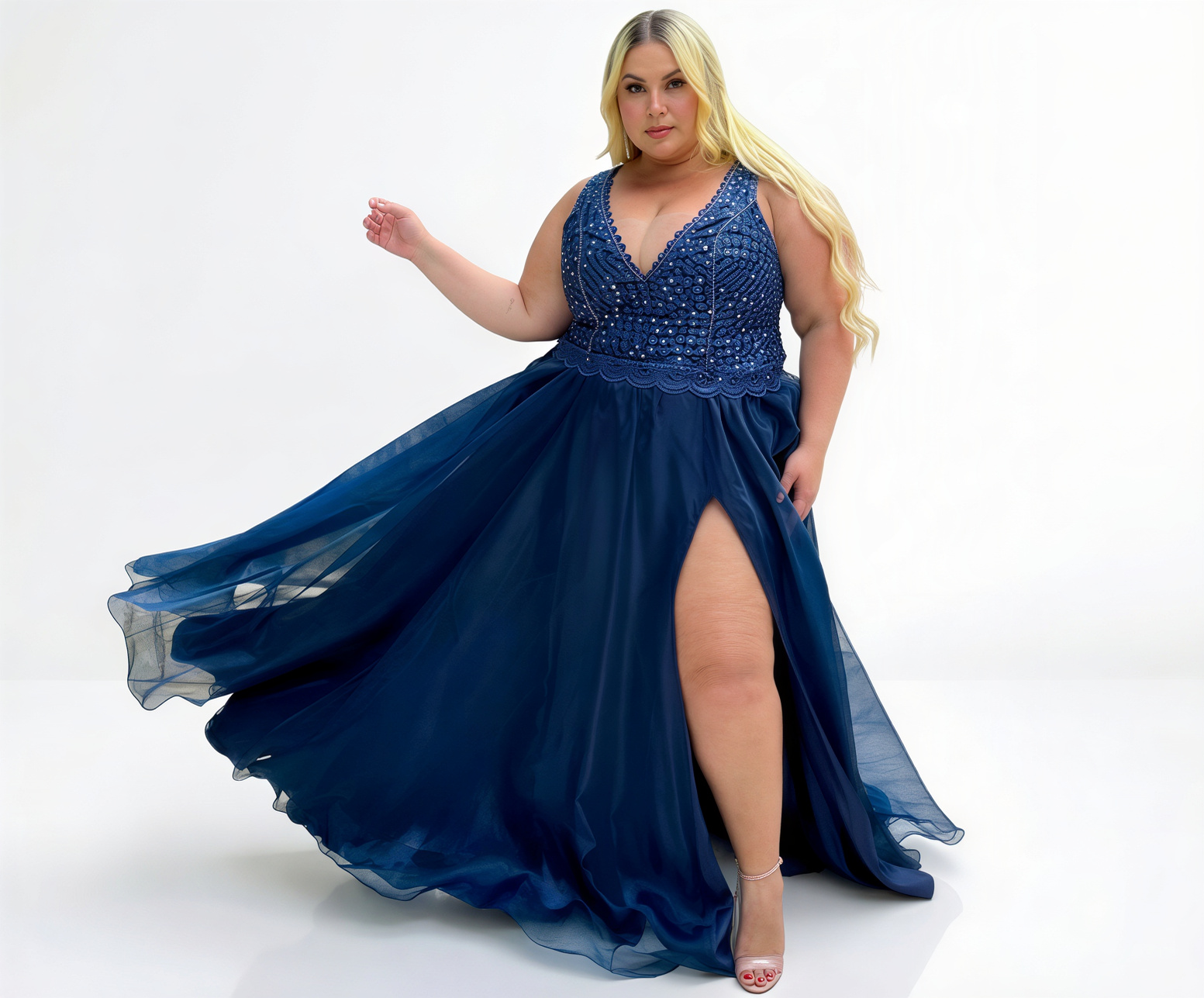 Vestido Longo Azul Marinho com Corpete Bordado, Saia Fluida e Fenda Lateral