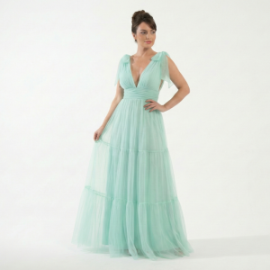 Vestido Verde Tiffany com Decote e Saia em Tule Forrada