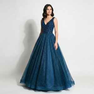 Vestido Azul Marinho em Tule Com Corpete Bordado e Saia Fluida