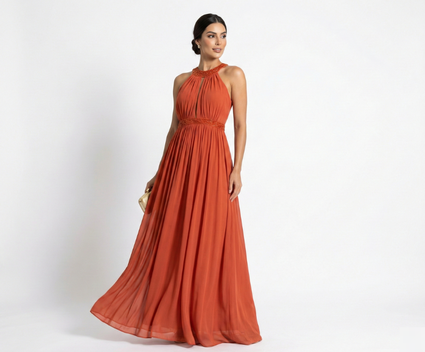 Vestido em Tule com Gola Bordada e Cinto com Vidrilhos de Cristal