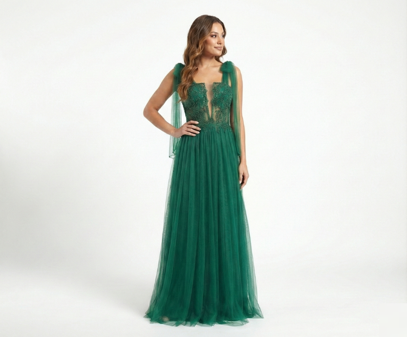 Vestido Verde Esmeralda com Corpete Todo Bordado e Lenço no Ombro