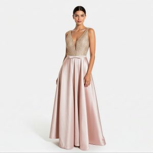 Vestido Rose com Corpete de Renda Trabalhada e Saia em Zibeline