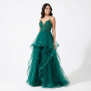 Vestido Verde Esmeralda com Busto Bordado em Saia em Camadas