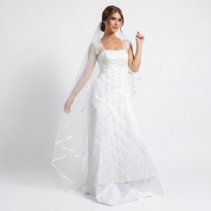 Vestido de Noiva Bordado com Alça Larga