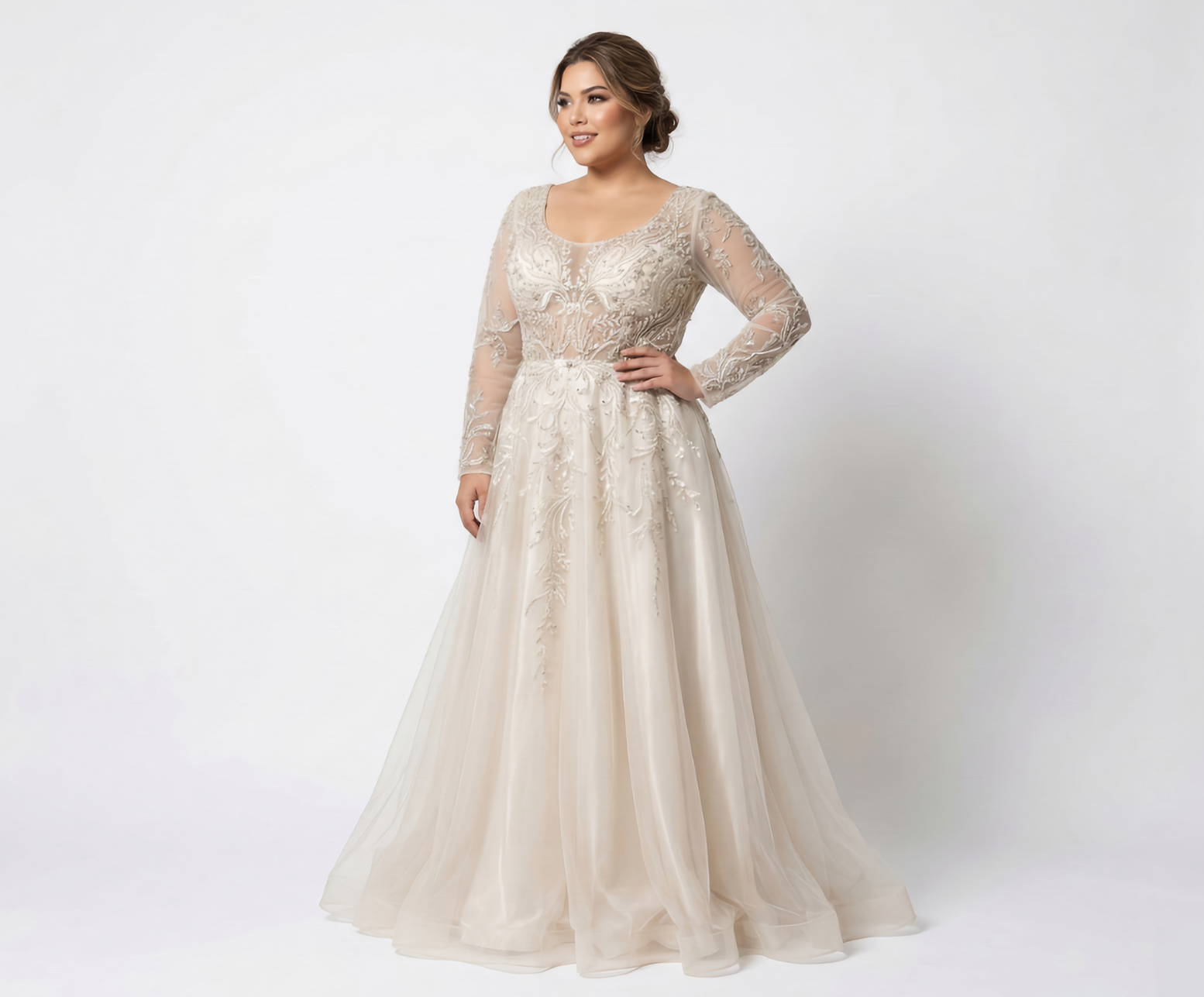 Vestido de Noiva em Tule com Bordados Delicados, Decote Redondo, Mangas Longas Transparentes e Saia Ampla Fluida