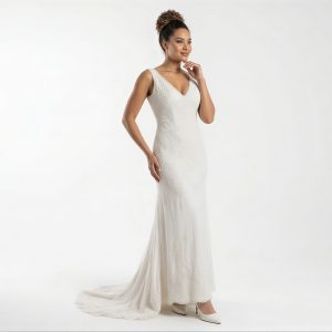 Vestido de Noiva em Alfaiataria com Aplicação de Renda