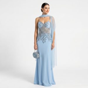 Vestido Azul Serenity Com Bordados e Capa Em Tule