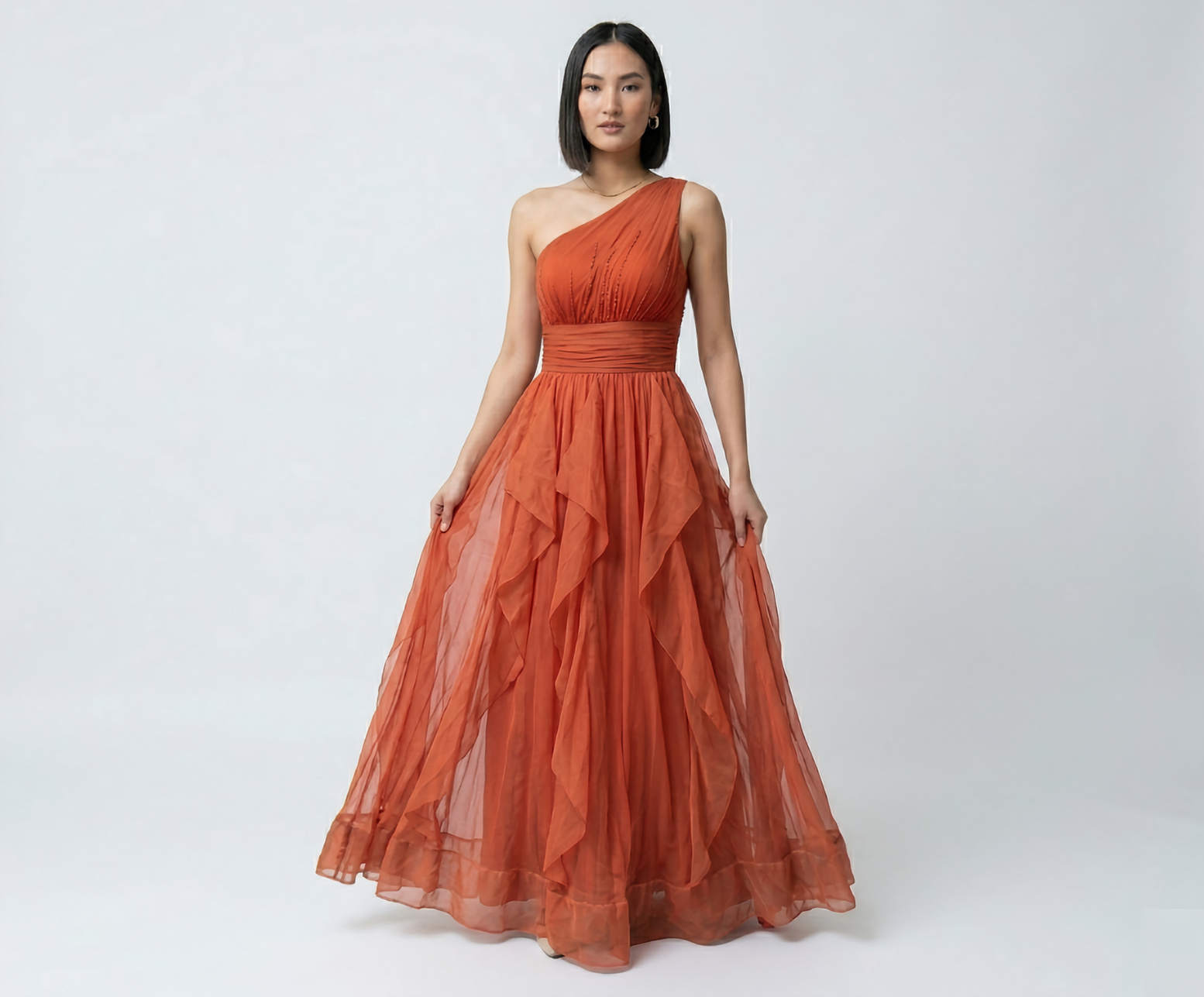 Vestido Um Ombro Só Em Tule Terracota Com Saia Fluida Em Camadas